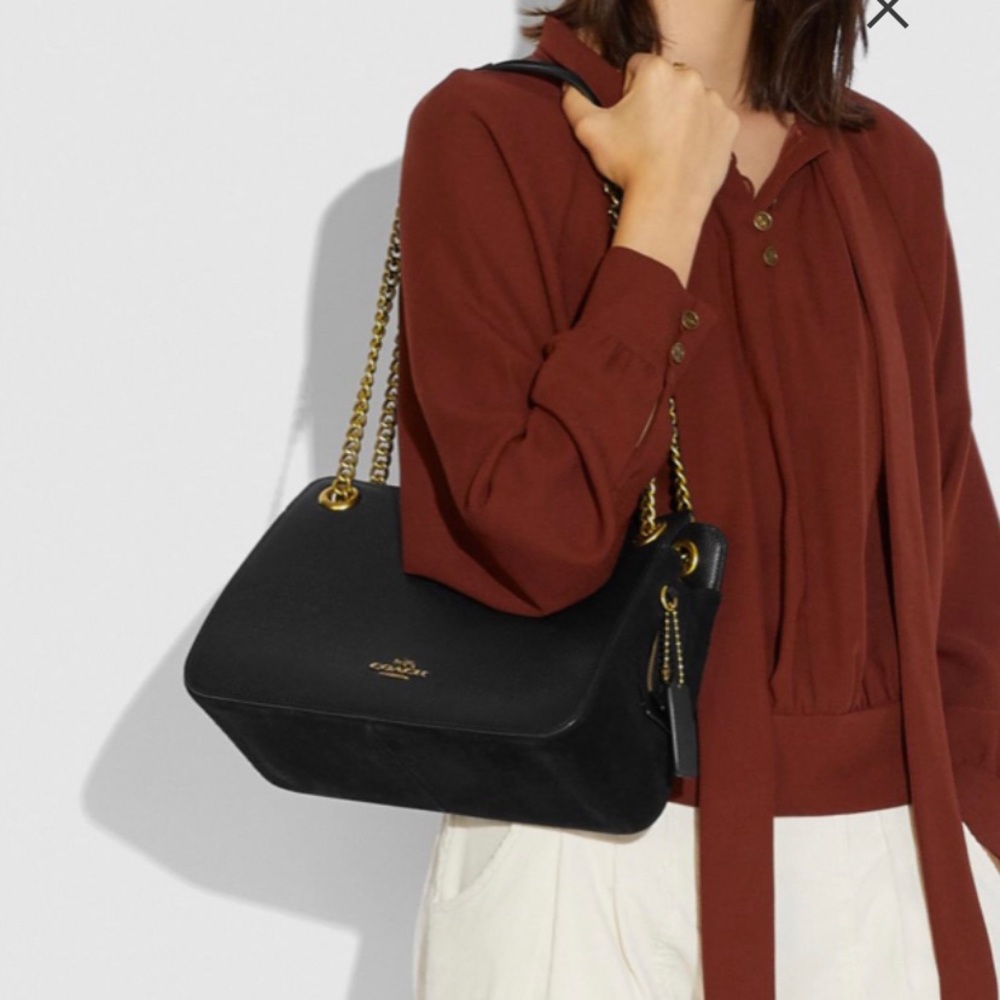 Coach shoulder bag on chain